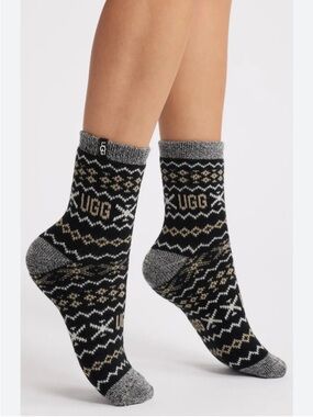 Ugg Cressida Jacquard Quarter Socks
$24 new/no tag 
Color: Black Multi Uggisle